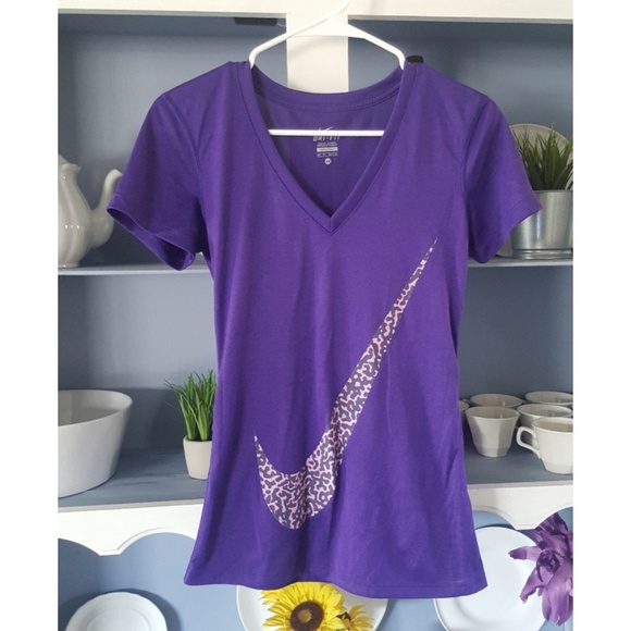 Nike Tops - Nike Classic Logo Shirt